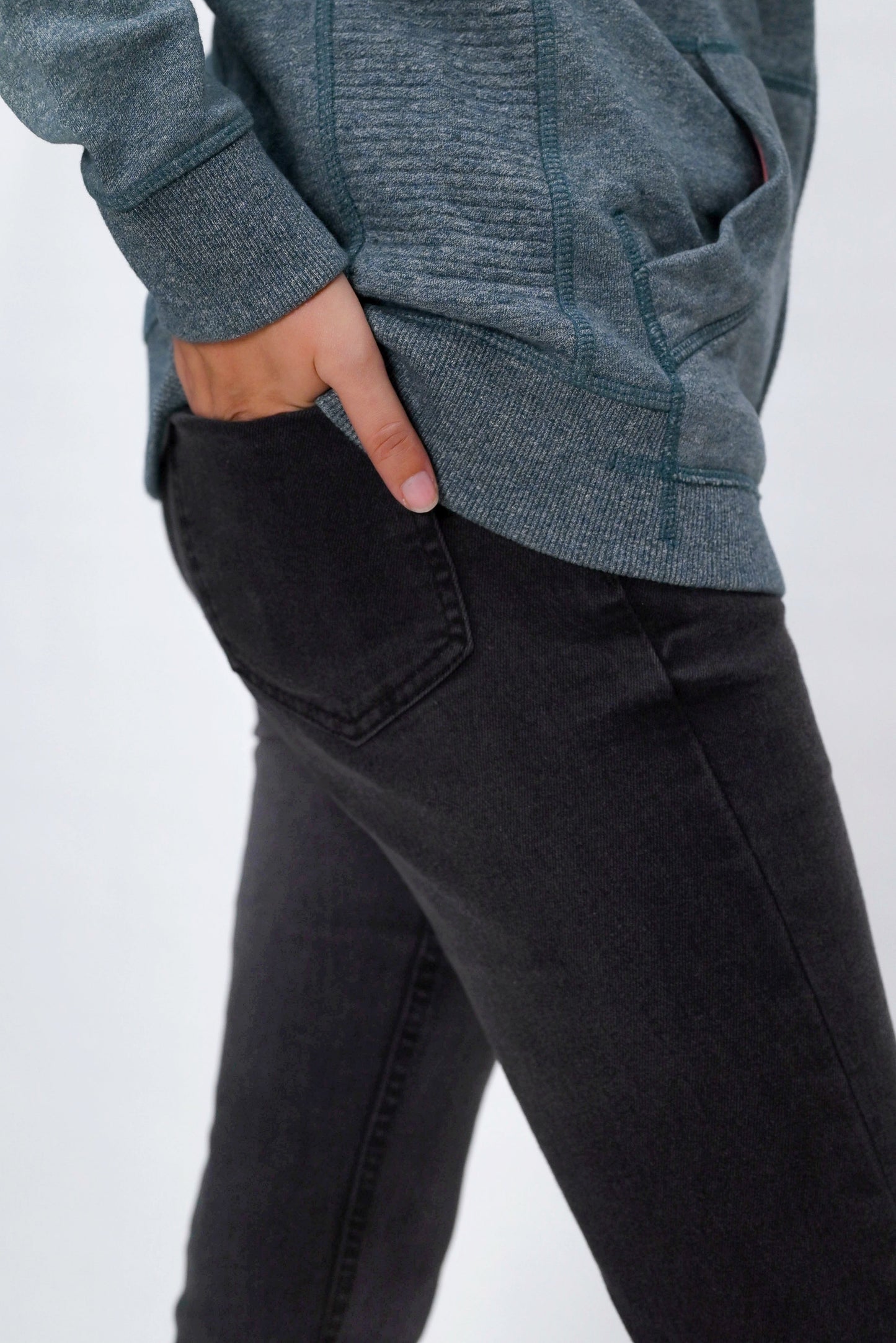 CROPPED WIDE LEG JEANS PANT