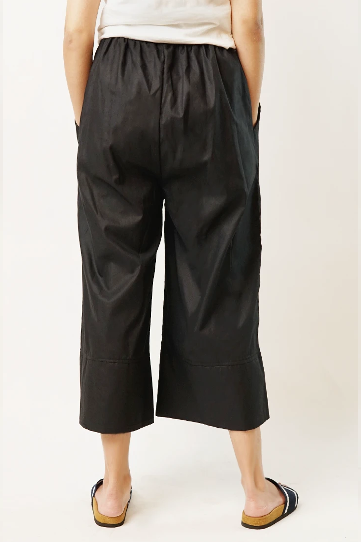 Raven Culottes Capri